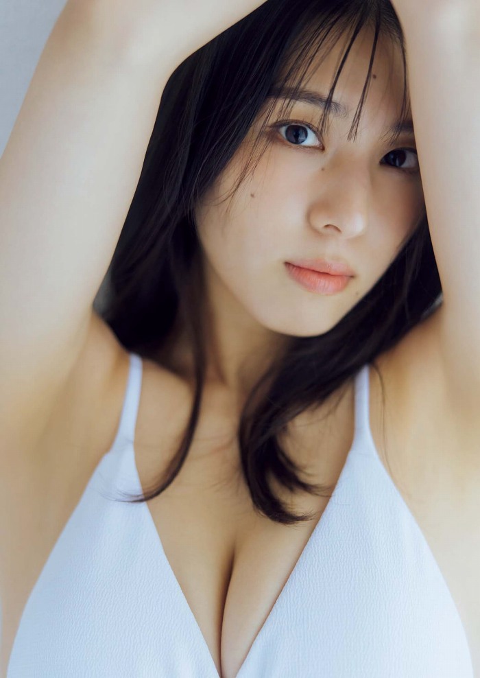 相楽伊織 けっこうボインな水着グラビア画像！