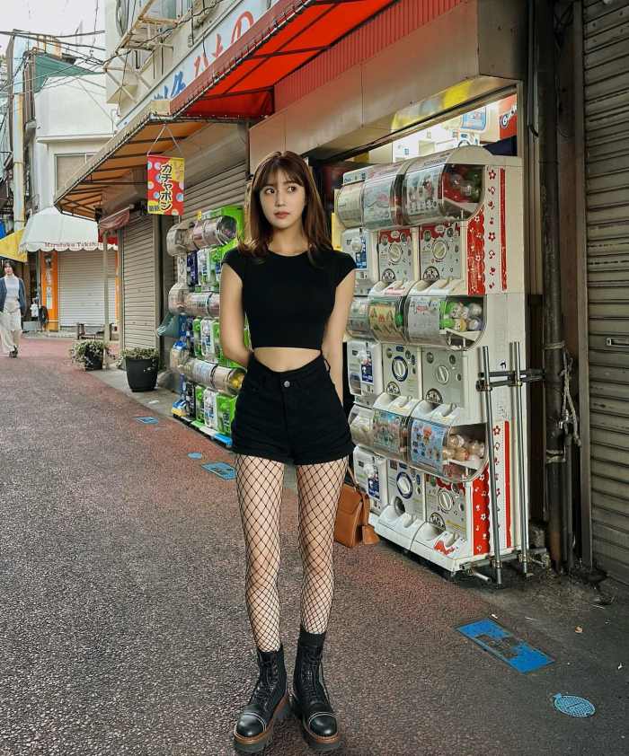 阿部なつき ボンキュッボンの水着グラビア画像！