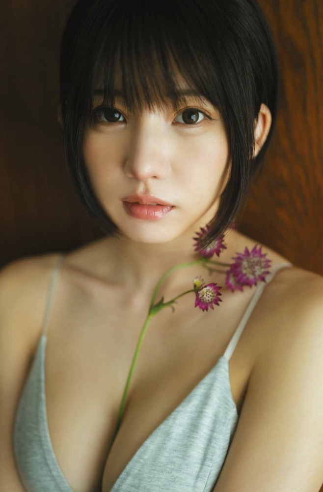 えなこ 過去のグラビア画像