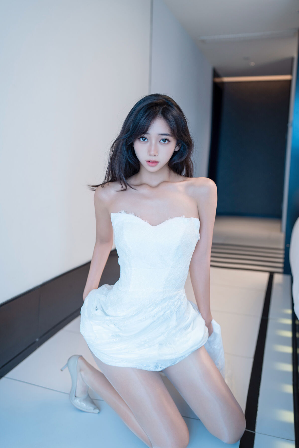 XR Uncensored Shi An An 时安安 - R18 秀人网模特 白色蕾丝长裙VS无内肉丝 Part01