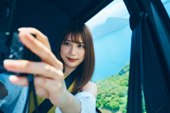 雪平莉左 グラマラス美女の水着グラビア画像！