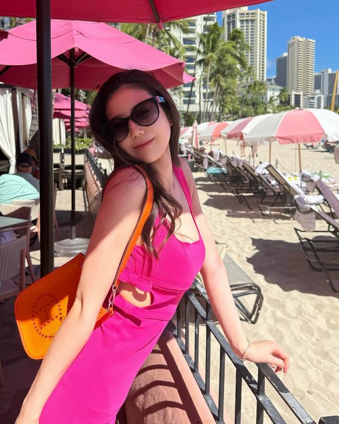 阿部なつき ボンキュッボンの水着グラビア画像！