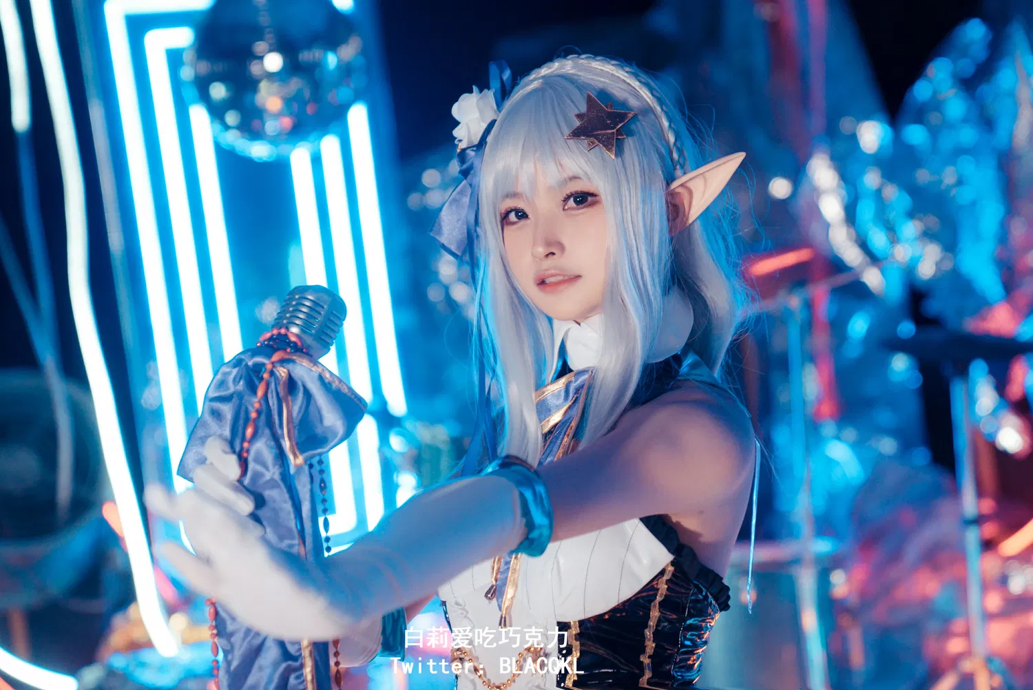 [COSPLAY] 白莉爱吃巧克力 – 爱蜜莉雅