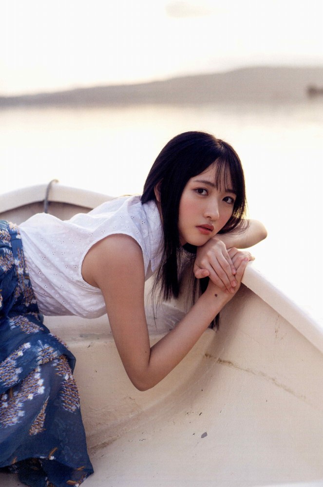 石田千穂 めちゃかわな水着グラビア画像！！