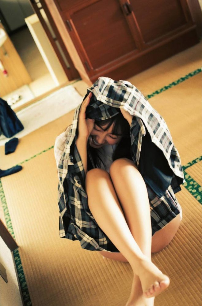 黒木ひかり むっちりバストの水着グラビア画像！