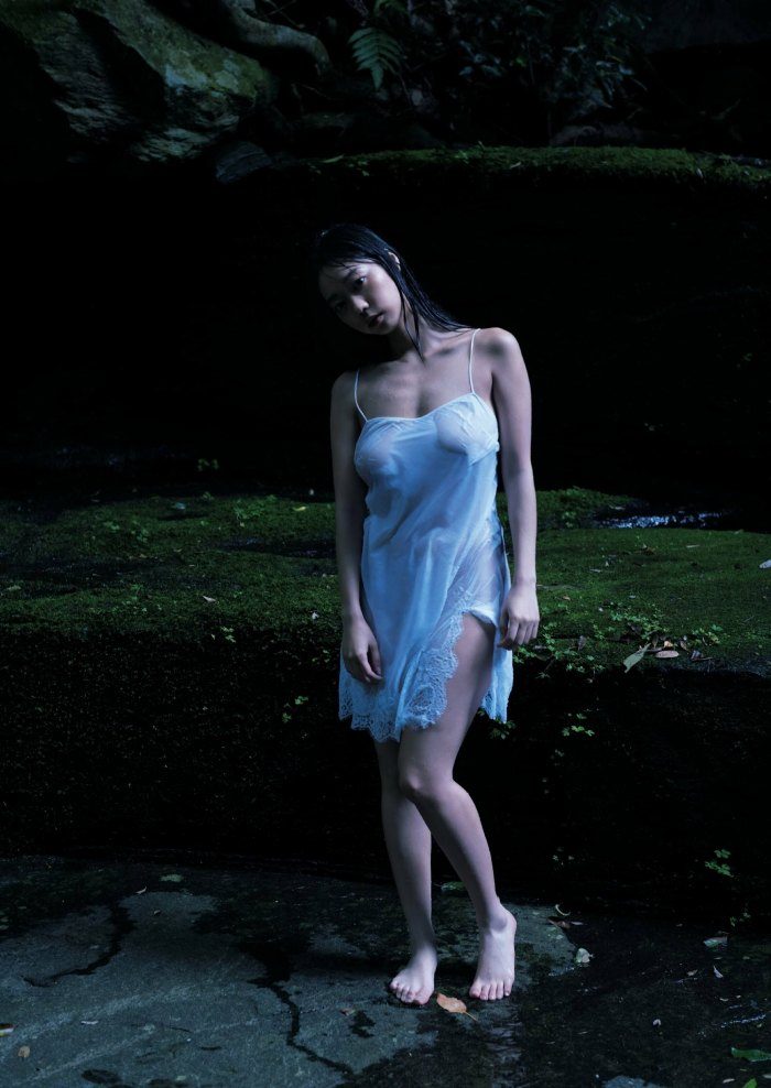 青山ひかる Iカップヌード＆水着グラビア画像！