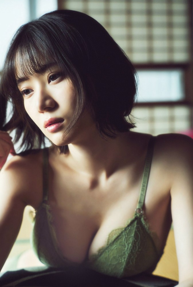 いけちゃん 細身でEカップの水着グラビア画像！