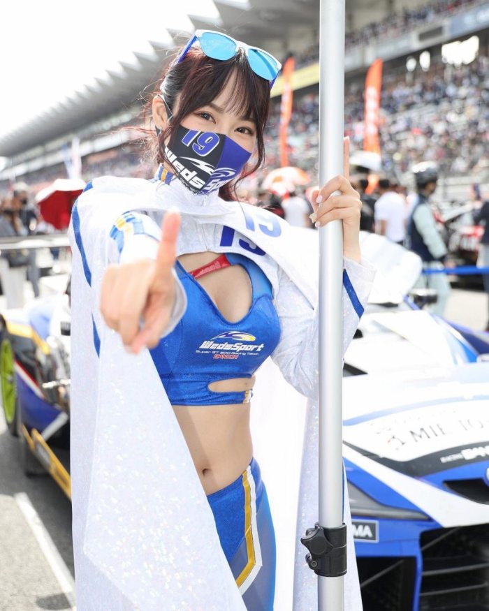 霧島聖子 Dカップお姉さんの水着グラビア画像！