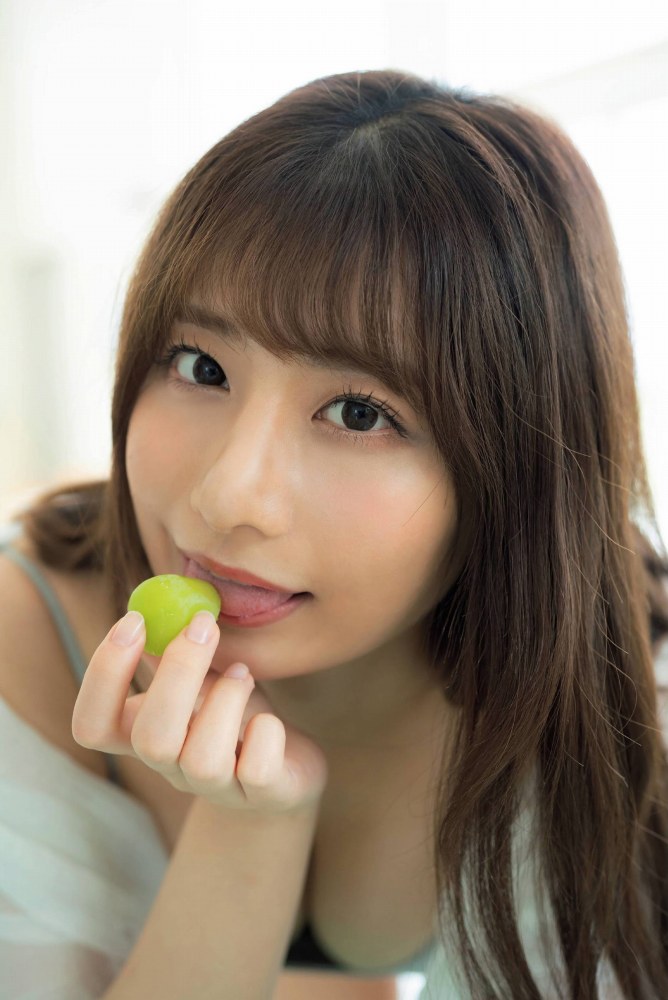 鈴木優香 ちょっと脱ぎすぎ水着グラビア画像！