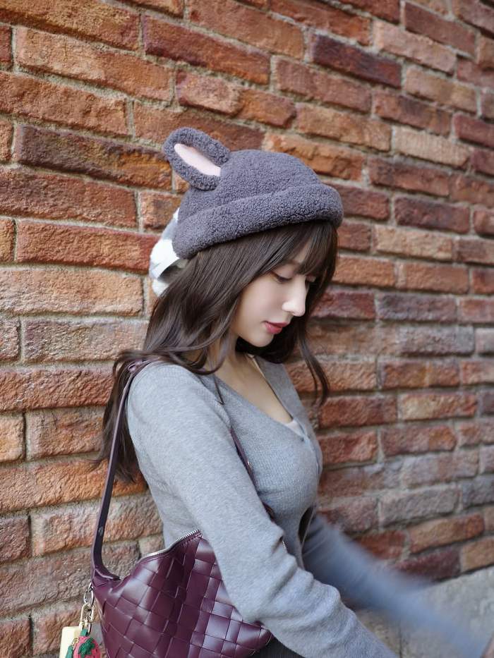 雪平莉左 グラマラス美女の水着グラビア画像！