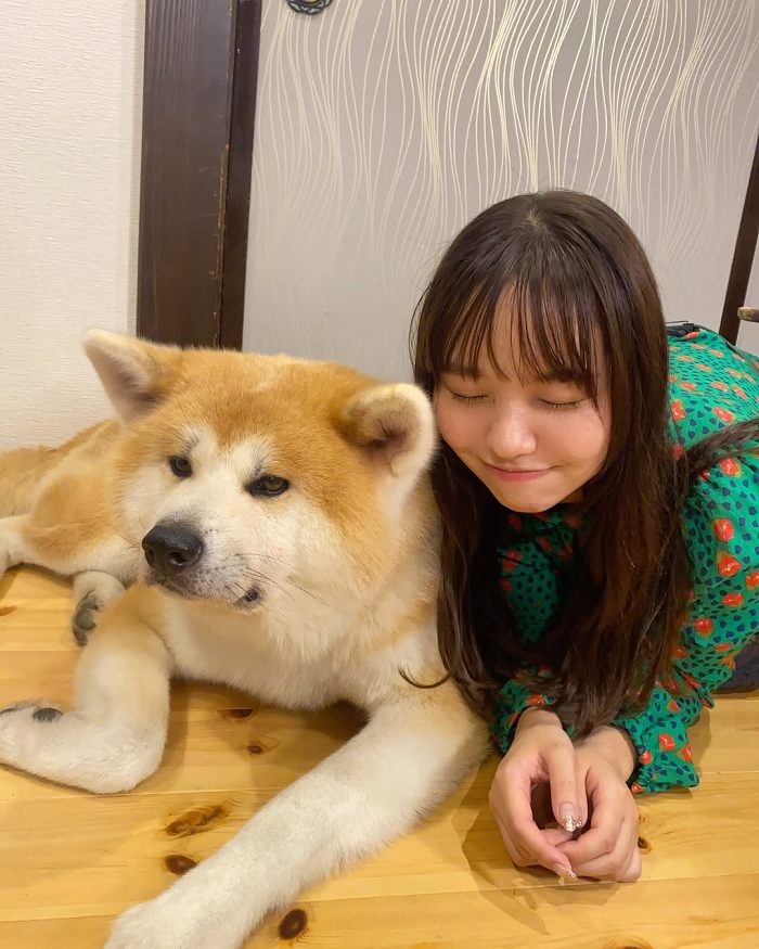 本郷柚巴 まぶしいボインの水着グラビア画像！