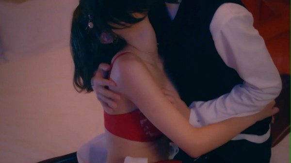 浅川梨奈 もっこりおっぱい水着グラビア画像！