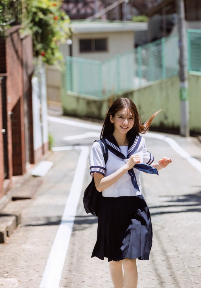 菅原咲月 すべすべ美脚の激かわグラビア画像！