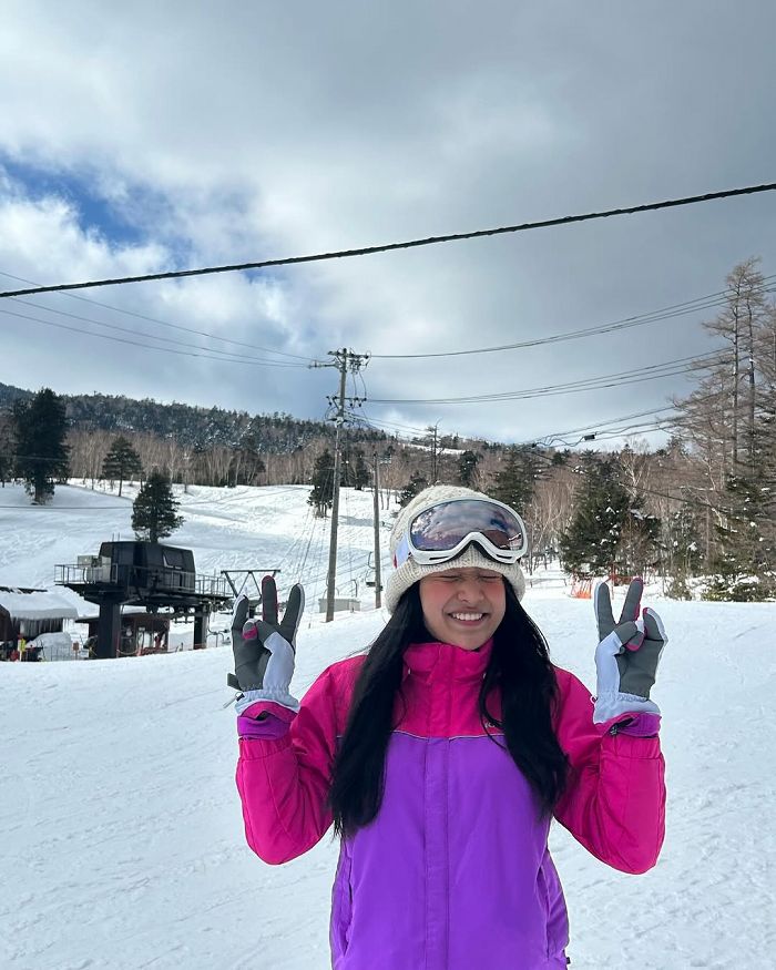 虹咲カリナ けっこう巨乳な水着グラビア画像！