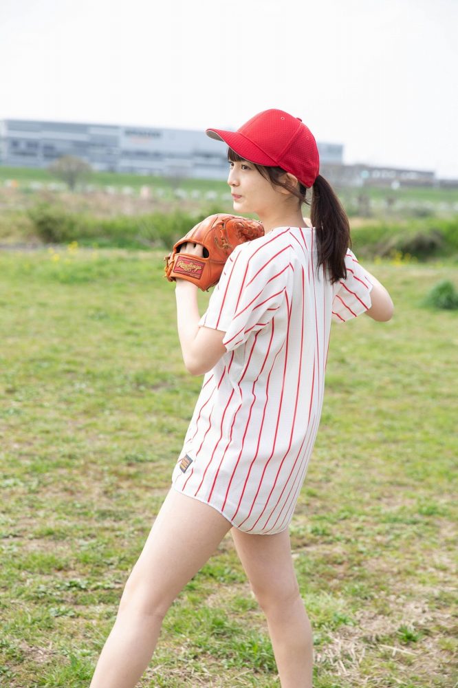 黒嵜菜々子 ふわふわボインの水着グラビア画像！