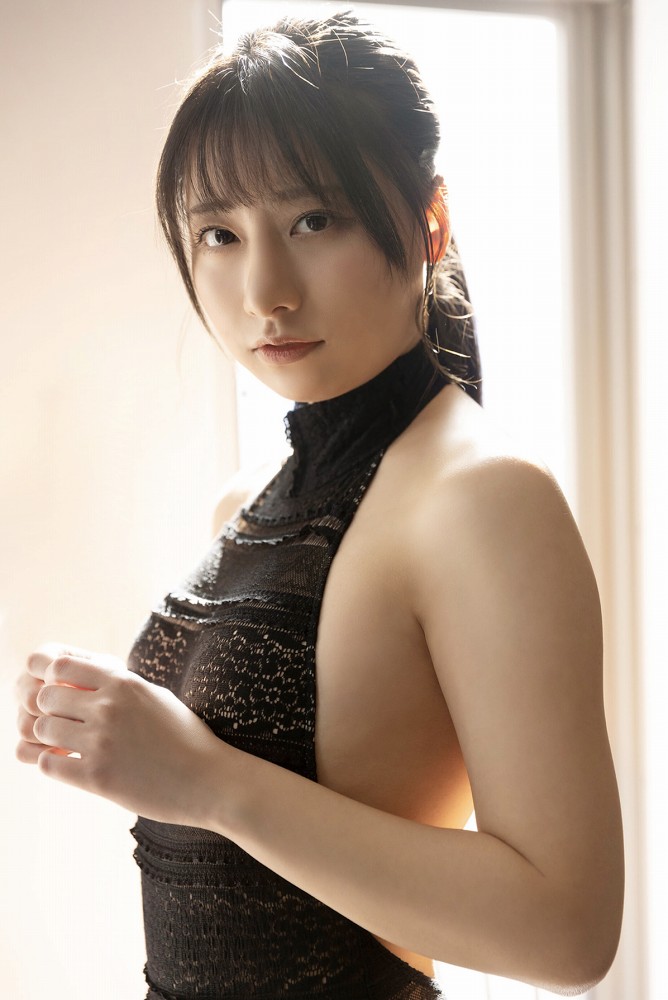 鈴木優香 ちょっと脱ぎすぎ水着グラビア画像！