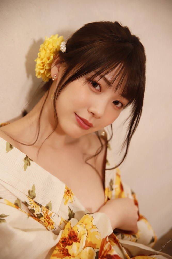 石川澪 Cカップおっぱいの激かわヌード画像！