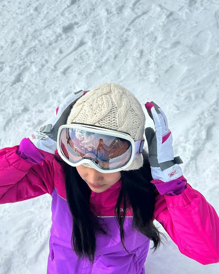 虹咲カリナ けっこう巨乳な水着グラビア画像！