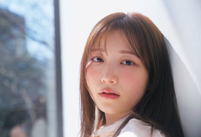 青山なぎさ 激かわな生脚＆タンクトップ画像！