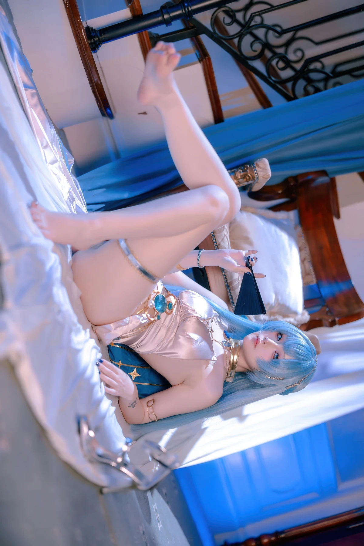 Cosplay 屿鱼 – 胜利女神 妮姬 海伦 礼服