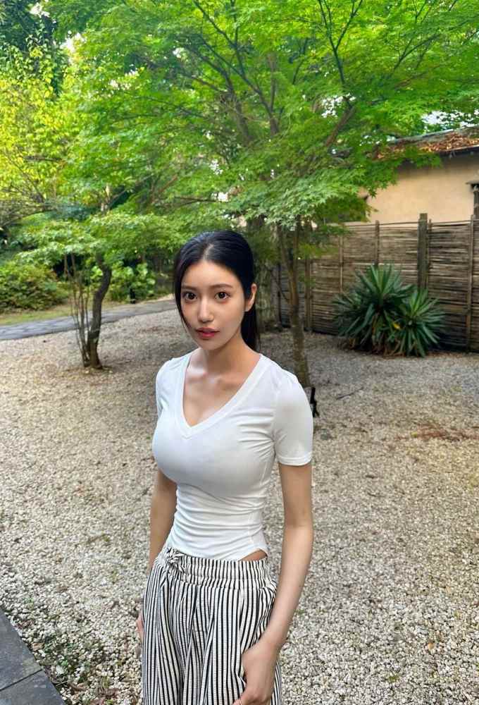 阿部なつき ボンキュッボンの水着グラビア画像！