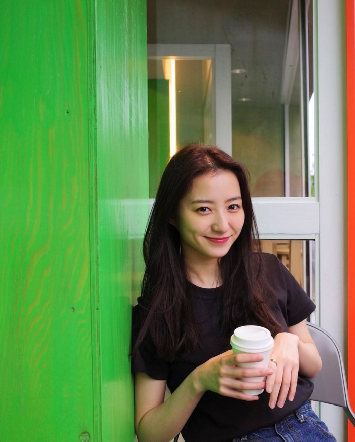 高田里穂 スタイル抜群な水着グラビア画像！