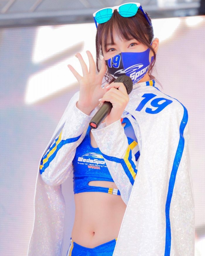 霧島聖子 Dカップお姉さんの水着グラビア画像！