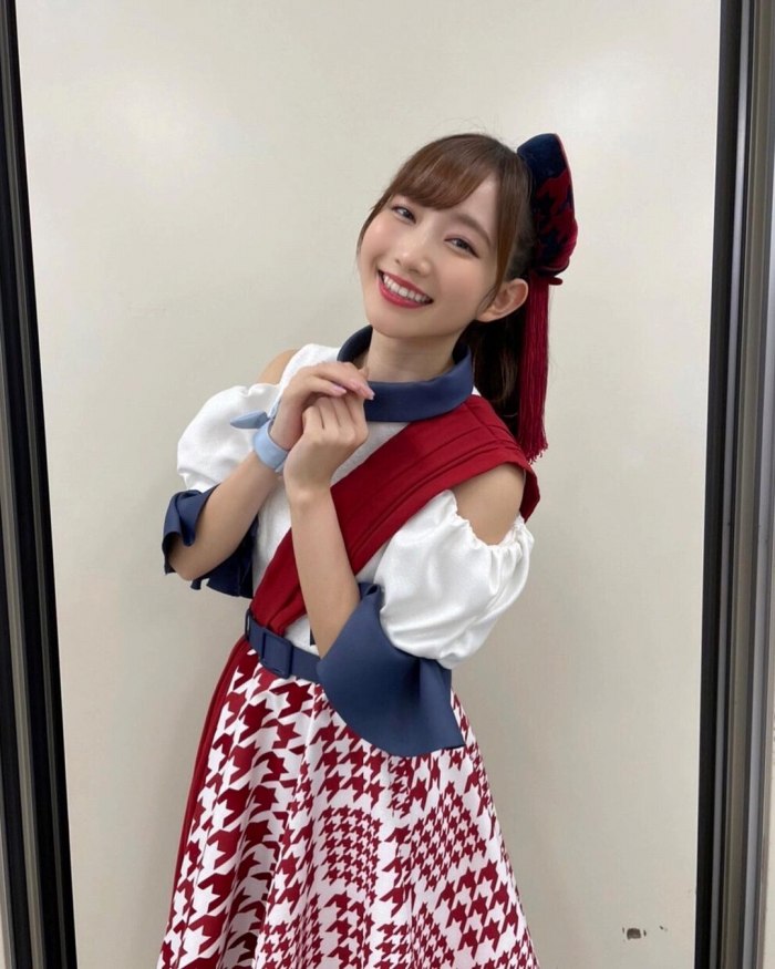 青山なぎさ 激かわな生脚＆タンクトップ画像！