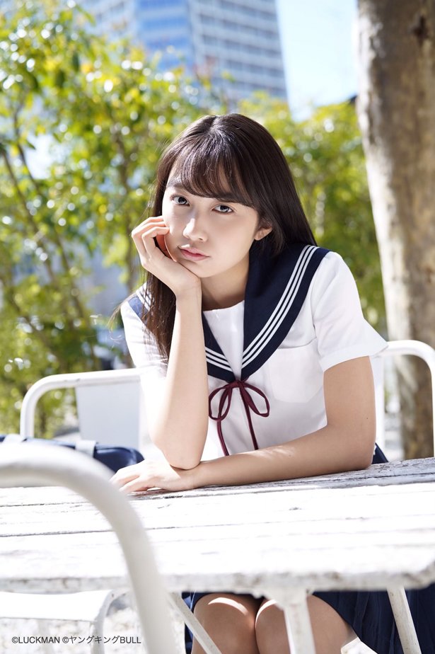 黒木ひかり むっちりバストの水着グラビア画像！