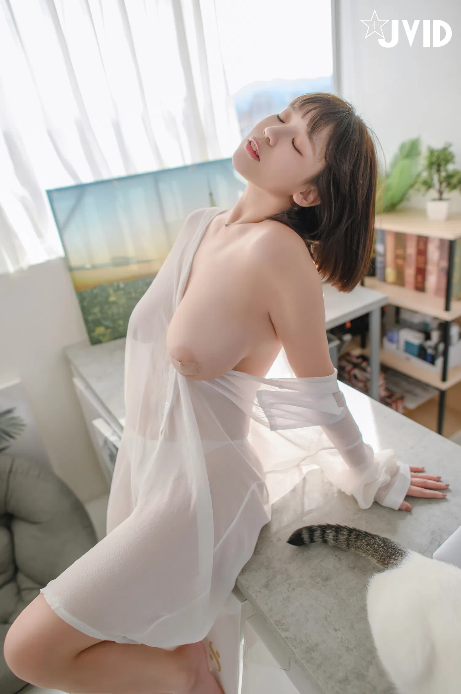 [JVID] Ruru茹茹 - 【H級豪巨乳】寄宿家中的前同事－茹茹，一早醒來就衣衫不整！豪乳在眼前晃的我頭好暈啊～～～