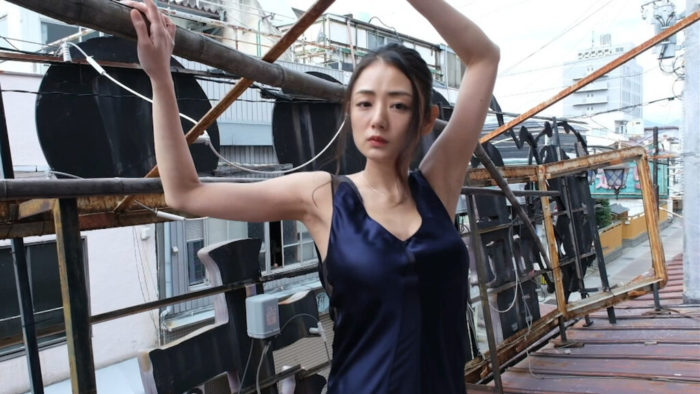 片山萌美 濡れ場ヌード＆水着グラビア画像！