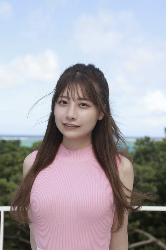 鈴木優香 ちょっと脱ぎすぎ水着グラビア画像！