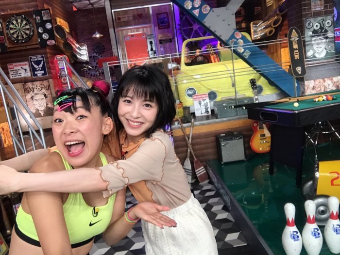 浜辺美波 鬼かわな水着＆浴衣グラビア画像！