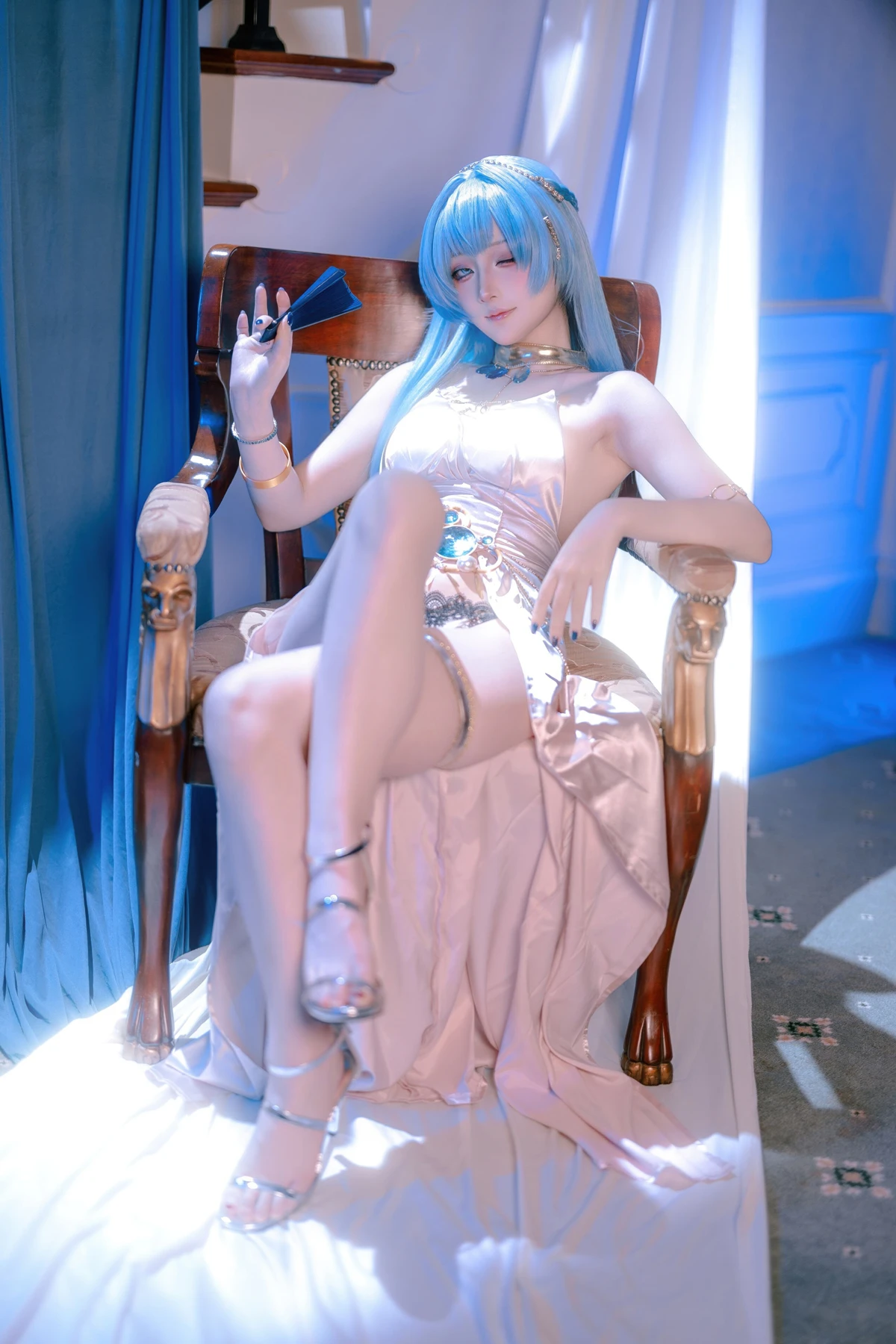 Cosplay 屿鱼 – 胜利女神 妮姬 海伦 礼服