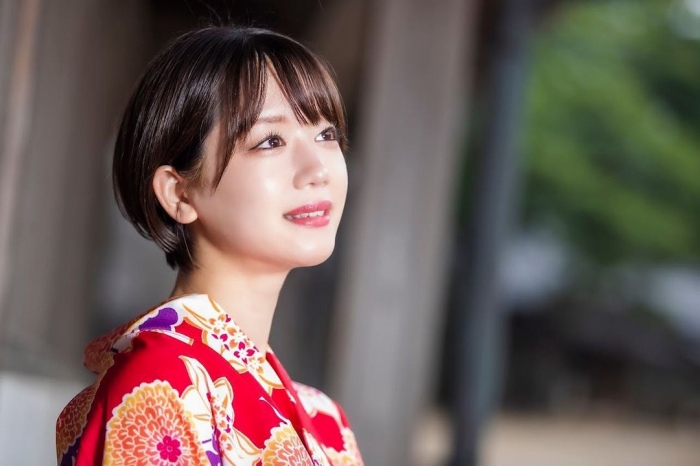 あらた唯 スタイル抜群の水着グラビア画像！