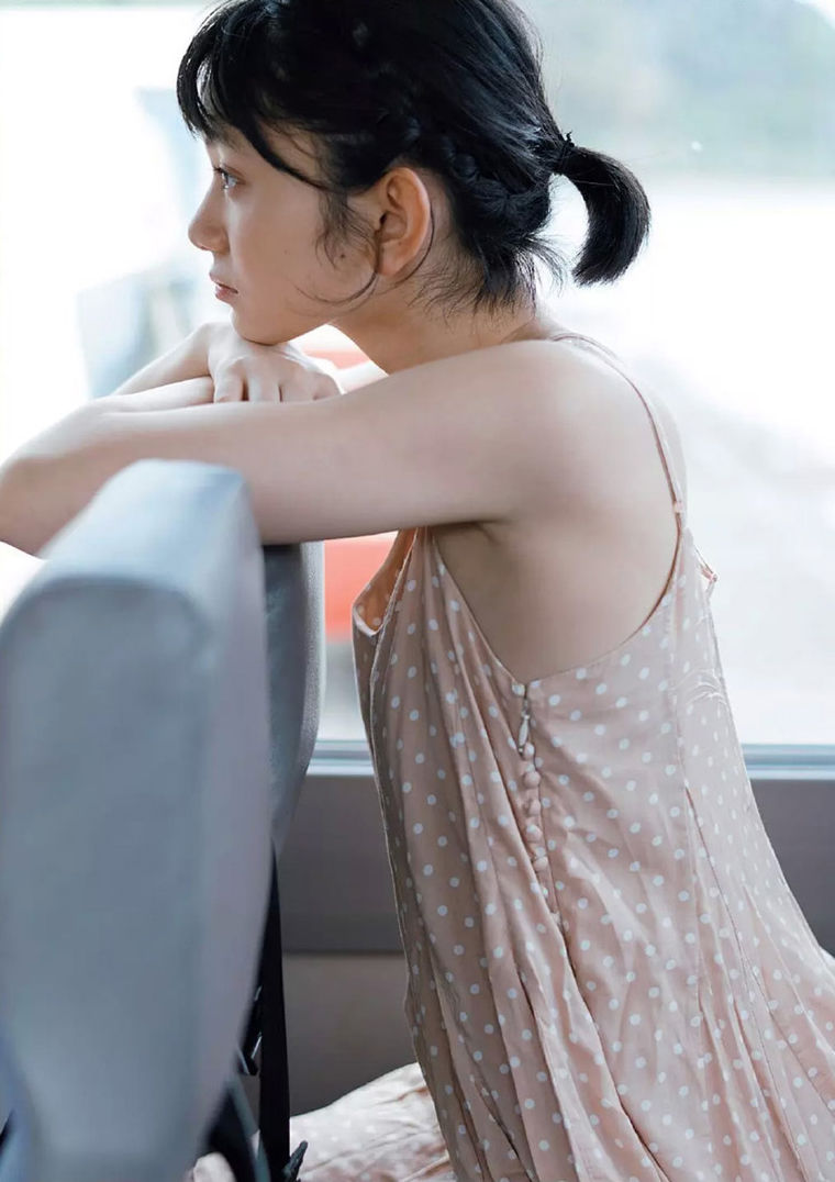 熊澤風花 キュートな水着グラビア画像ほか