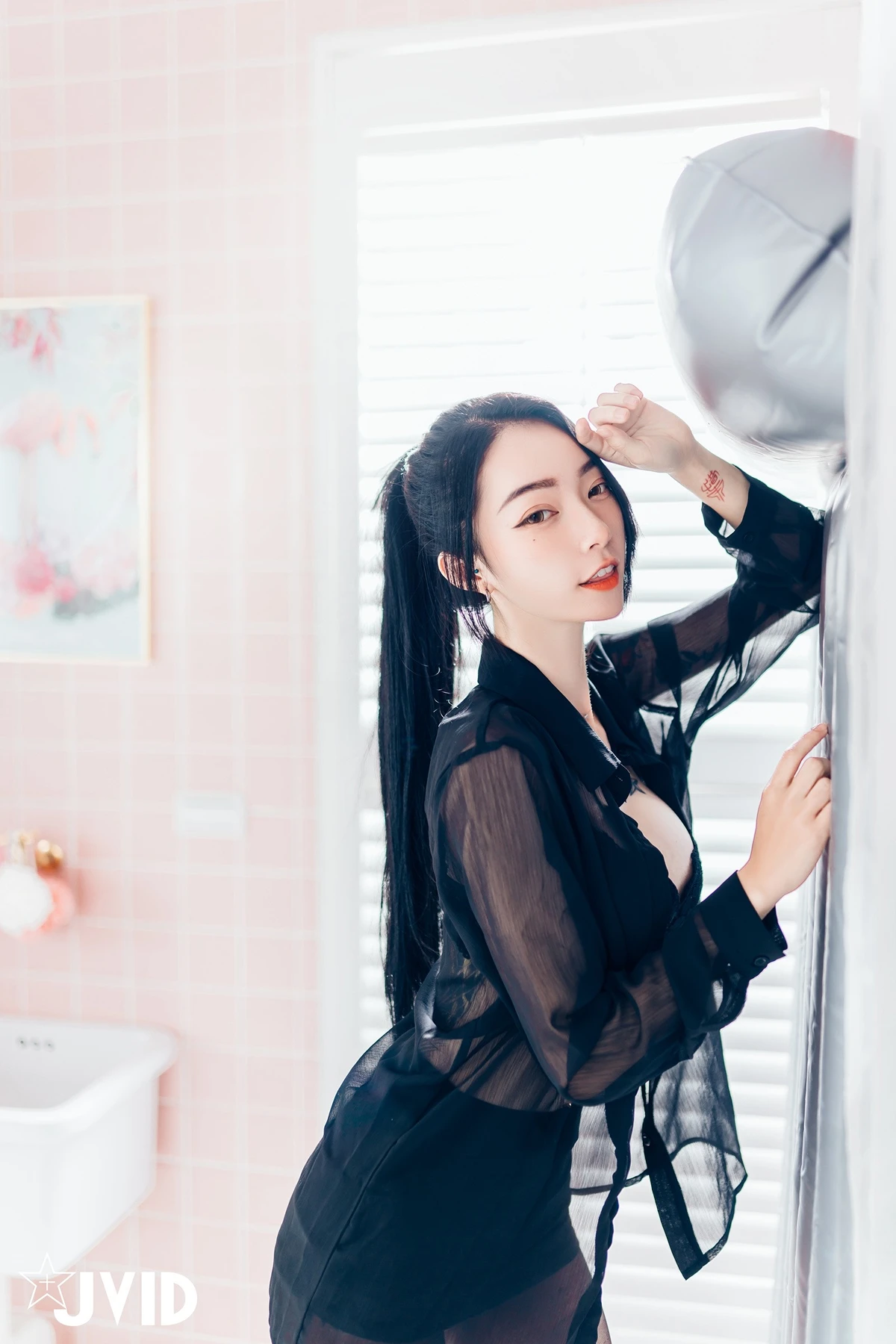 JVID Lele 樂樂 & 飄飄哥 – 上司新人下属 无内黑丝终极奥义 Set.01