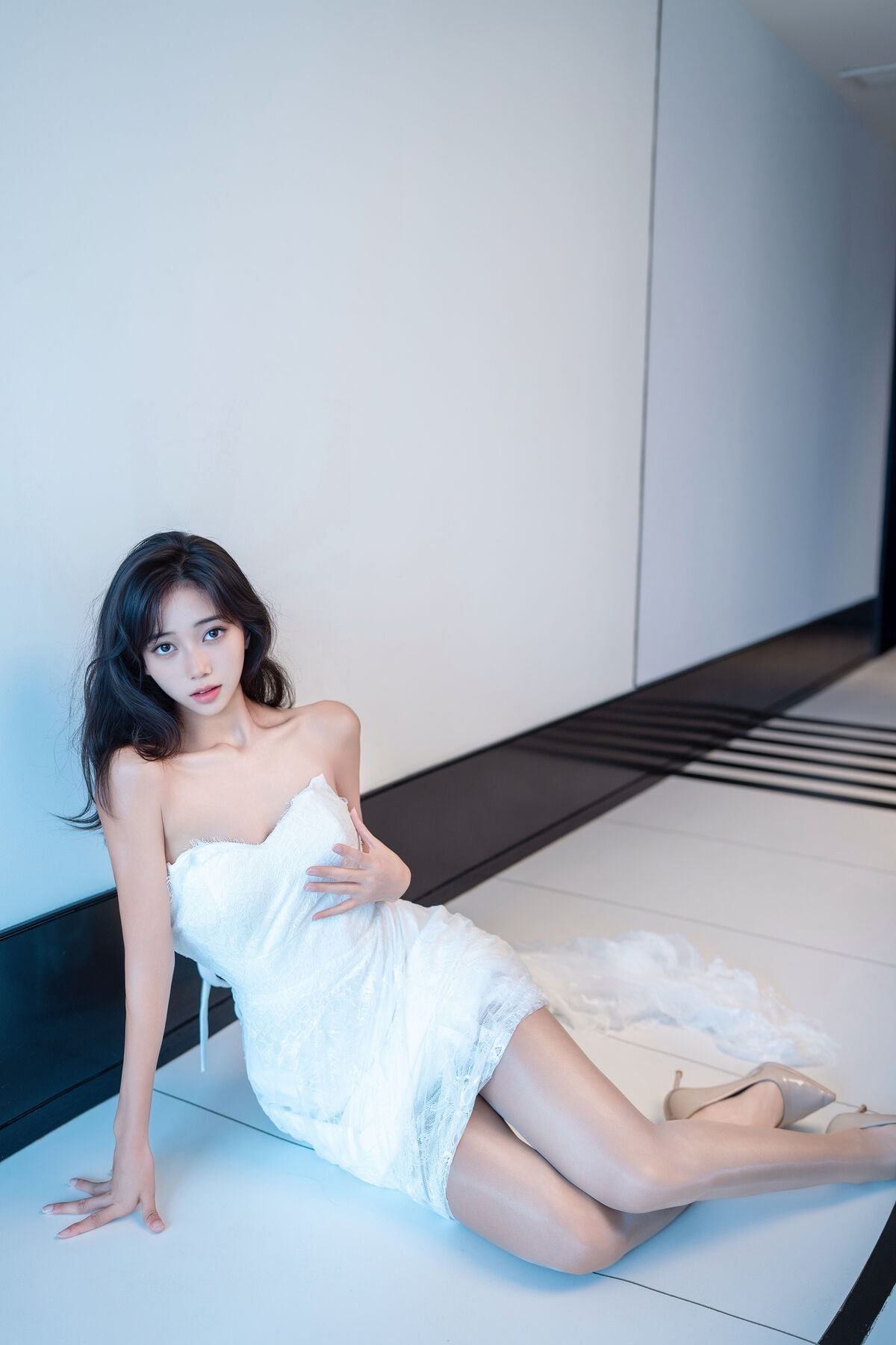 XR Uncensored Shi An An 时安安 - R18 秀人网模特 白色蕾丝长裙VS无内肉丝 Part01