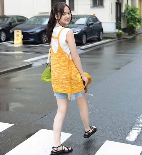 金川紗耶 美脚でスタイルが凄いグラビア画像！