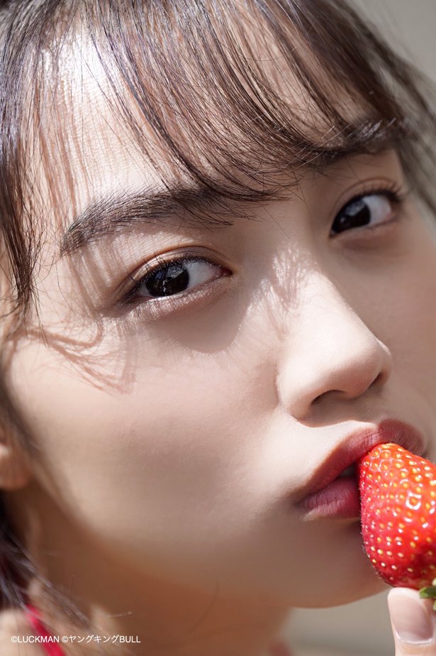 黒木ひかり むっちりバストの水着グラビア画像！