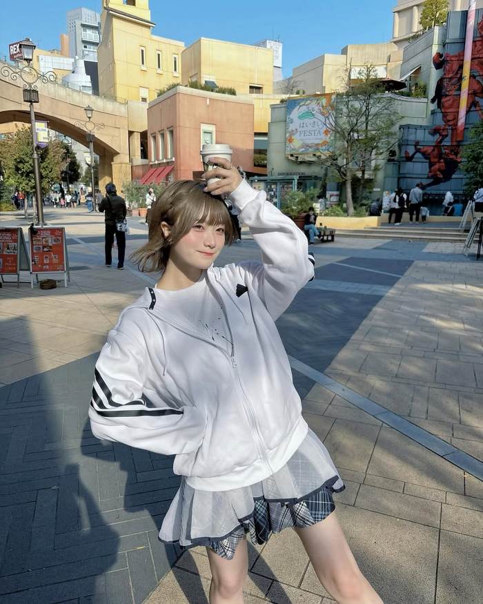 滝口愛奈 癒される激かわ水着グラビア画像！