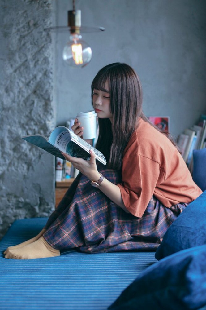 青戸しの Fカップボインな水着グラビア画像！