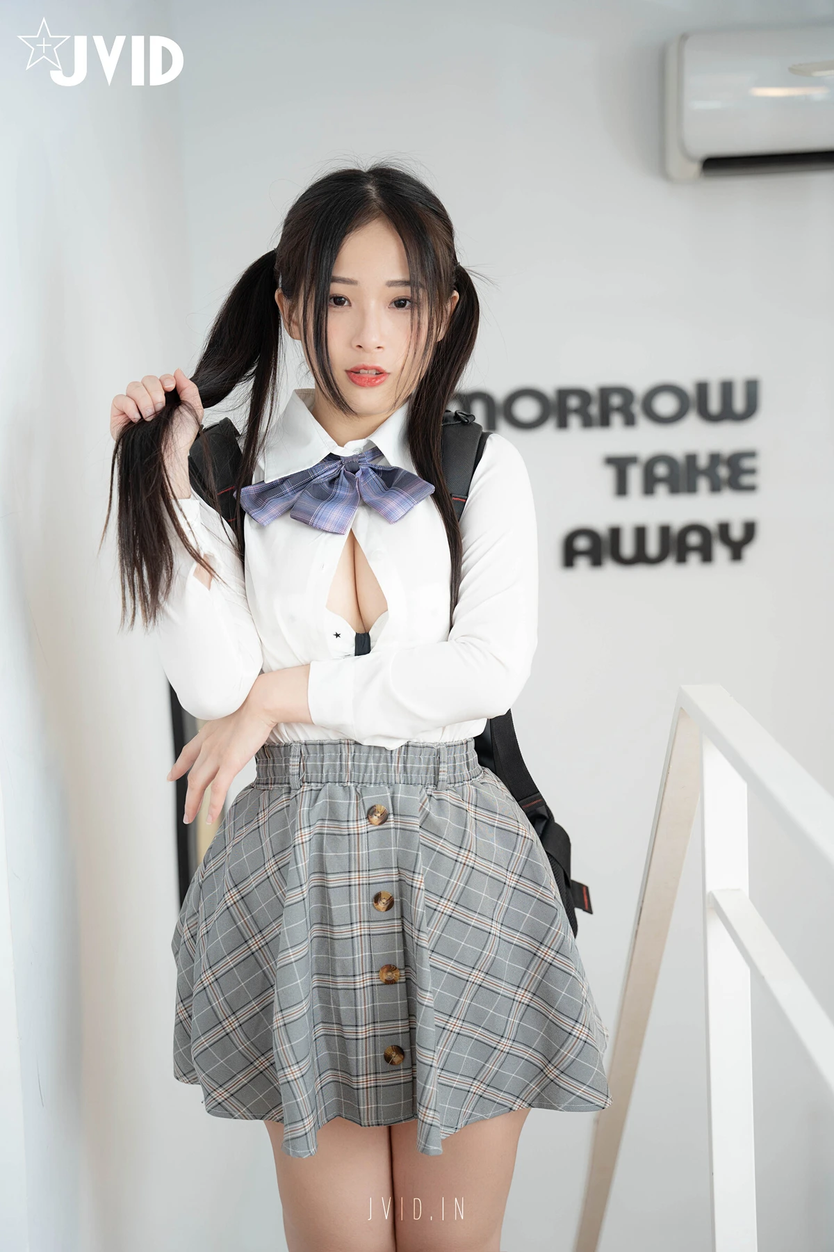 JVID 婕咪 Juice – {不能發出聲音}雙馬尾再次逆麟.又在學長胯下玩起來