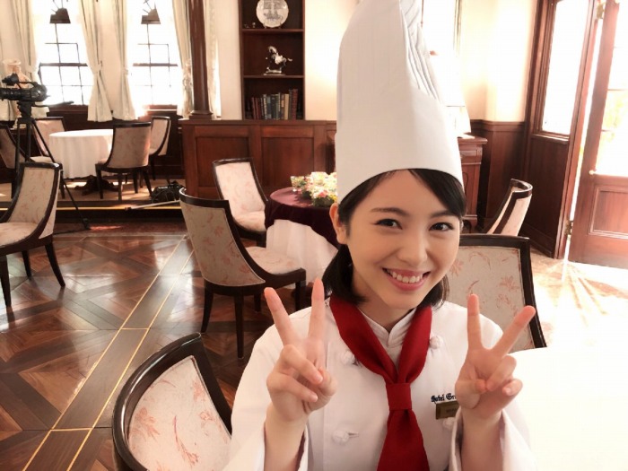 浜辺美波 鬼かわな水着＆浴衣グラビア画像！