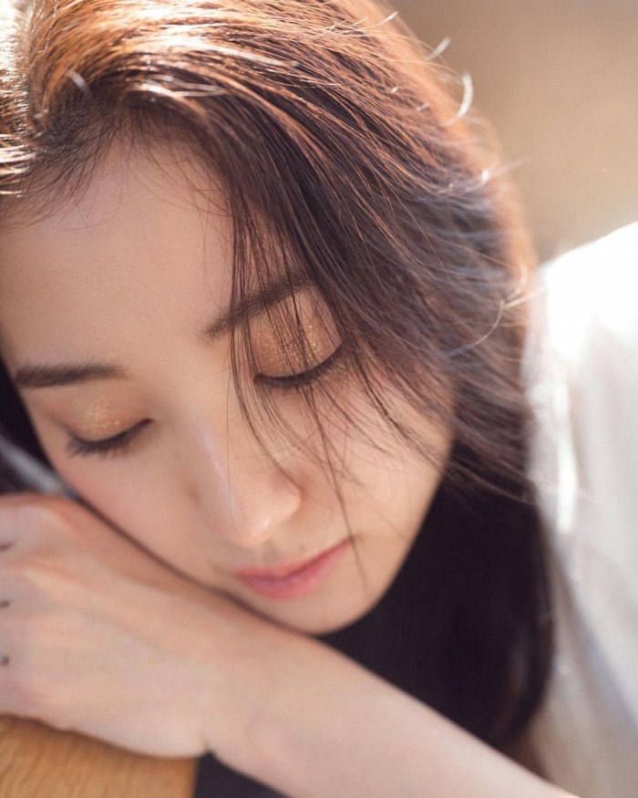 高田里穂 スタイル抜群な水着グラビア画像！