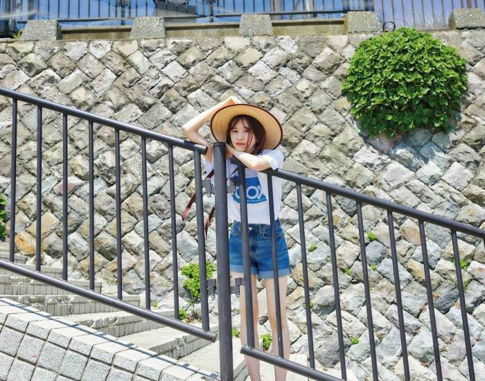 菅原咲月 すべすべ美脚の激かわグラビア画像！