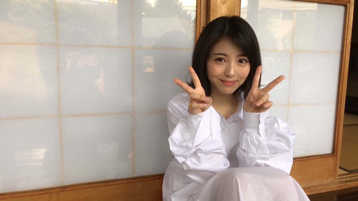 浜辺美波 鬼かわな水着＆浴衣グラビア画像！