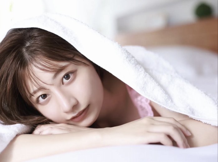 鈴木優香 ちょっと脱ぎすぎ水着グラビア画像！