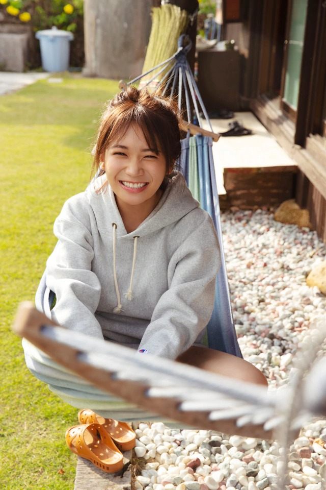 秋元真夏 激かわな水着・ランジェリー画像！