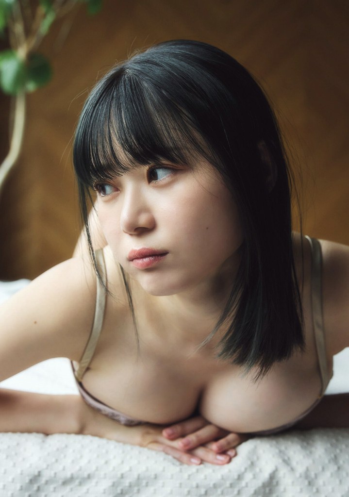 いけちゃん 細身でEカップの水着グラビア画像！